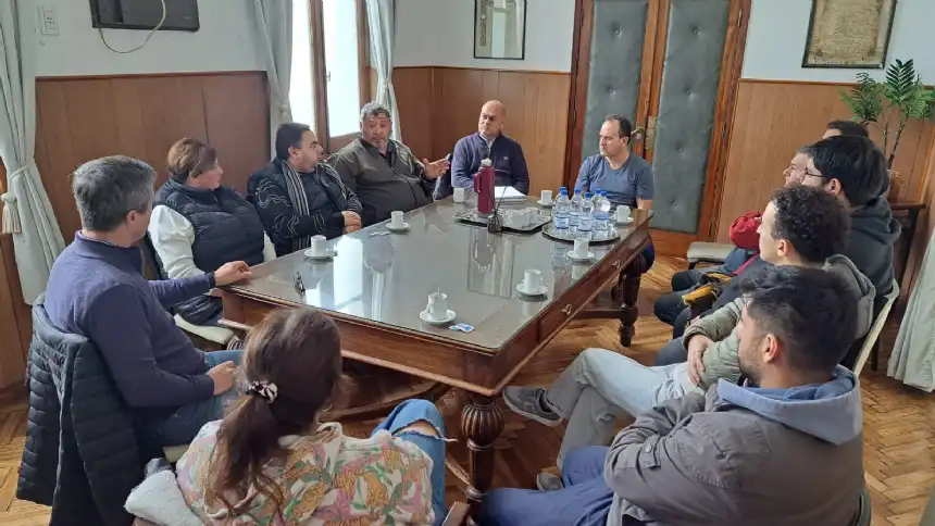 Noticias de Loberia. Barrena se reunió con comerciantes gastronómicos