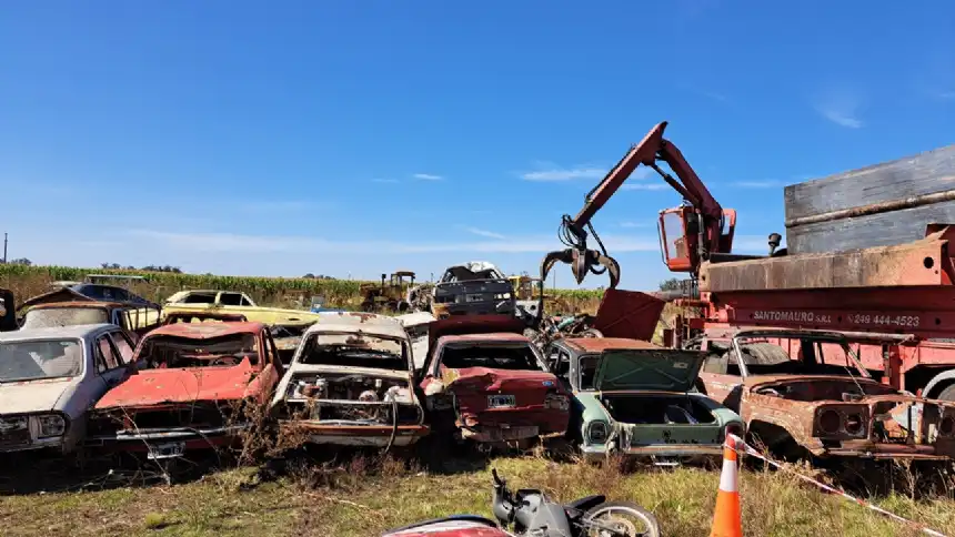 Noticias de Loberia. Compactaron 40 vehículos secuestrados por infracciones de tránsito