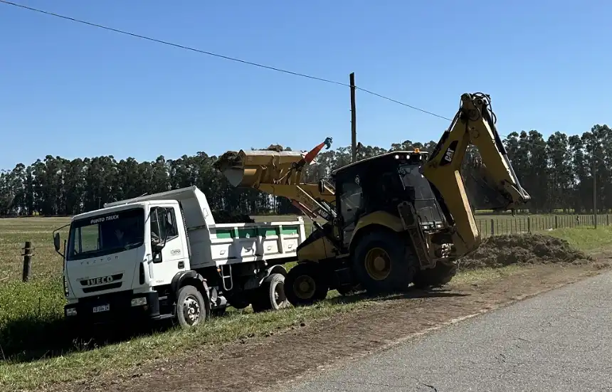 Noticias de Loberia. Construyen una ciclovía en el acceso va Perón