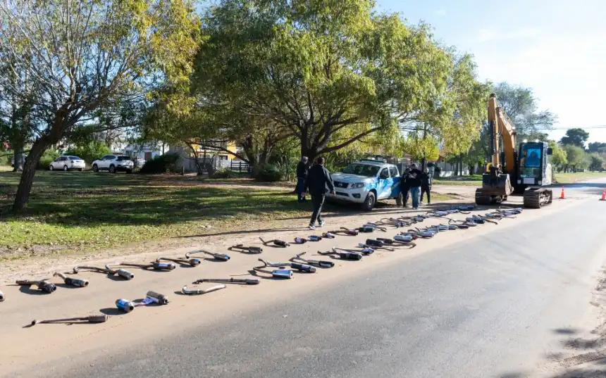Noticias de Villa Gesell. Destruyeron 100 caños de escape no homologados