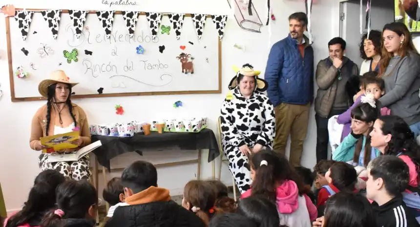 Noticias de Miramar. Encuentro con los Libros reunió a estudiantes y docentes en el ISFDyT Nº 81 de Miramar