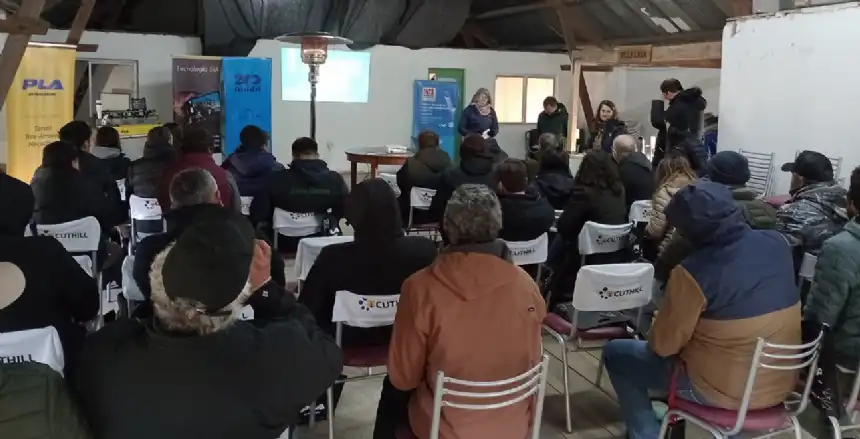 Noticias de Agro y Negocios. Tandil refuerza la formación de aplicadores de fitosanitarios con nueva jornada obligatoria Noticias de Agro y Negocios. Tandil refuerza la formación de aplicadores de fitosanitarios con nueva jornada obligatoria