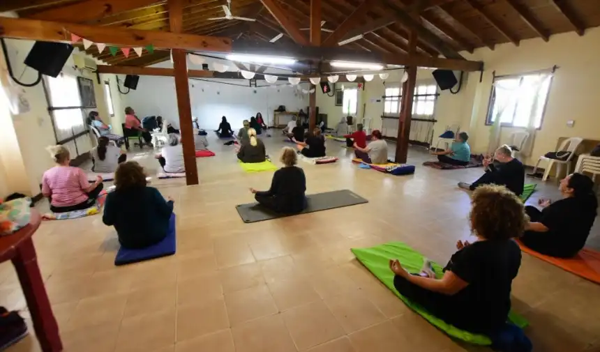 Noticias de Villa Gesell. Villa Gesell lanza colonia gratuita para adultos mayores en el Centro Comunitario Sur