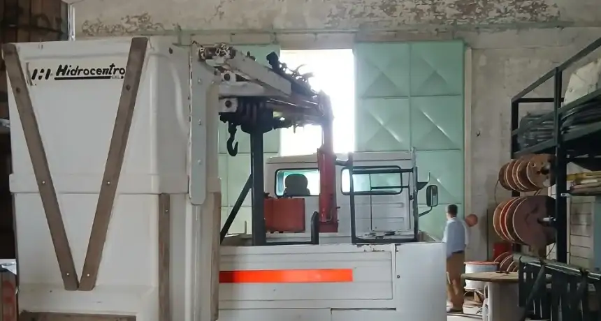 Noticias de Loberia. Camión para la cooperativa de bacheo en Lobería Noticias de Loberia. Camión para la cooperativa de bacheo en Lobería