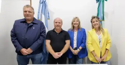 En Provincia firman convenios con intendentes de Mar Chiquita y Pila