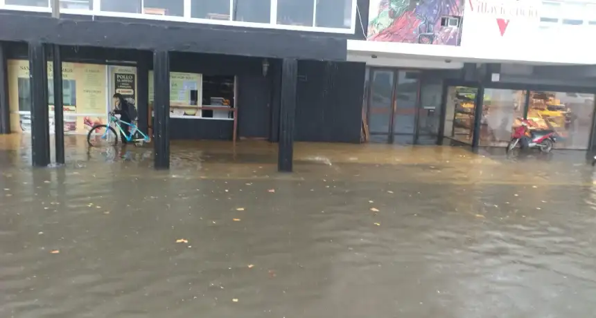 Noticias de Miramar. Impactante tormenta en Miramar deja calles anegadas Noticias de Miramar. Impactante tormenta en Miramar deja calles anegadas