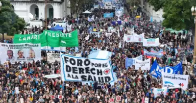 Más de 60 mil personas marcharon en defensa de la salud